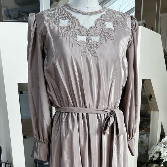 Party dress - taupe colour - Picture 2 of 7